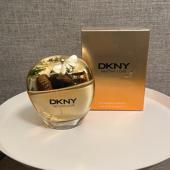 DKNY nectar love perfume - Picture 1 of 3